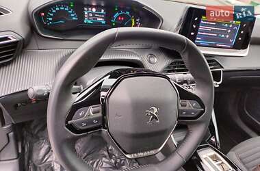 Позашляховик / Кросовер Peugeot e-2008 2022 в 