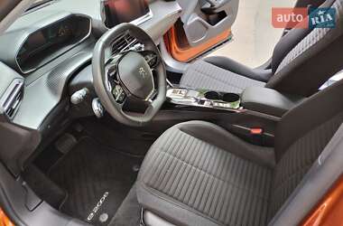 Позашляховик / Кросовер Peugeot e-2008 2022 в 