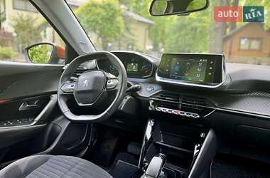 Позашляховик / Кросовер Peugeot e-2008 2021 в 