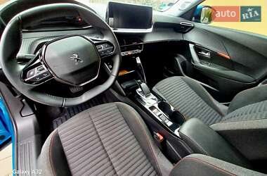 Внедорожник / Кроссовер Peugeot e-2008 2022 в 