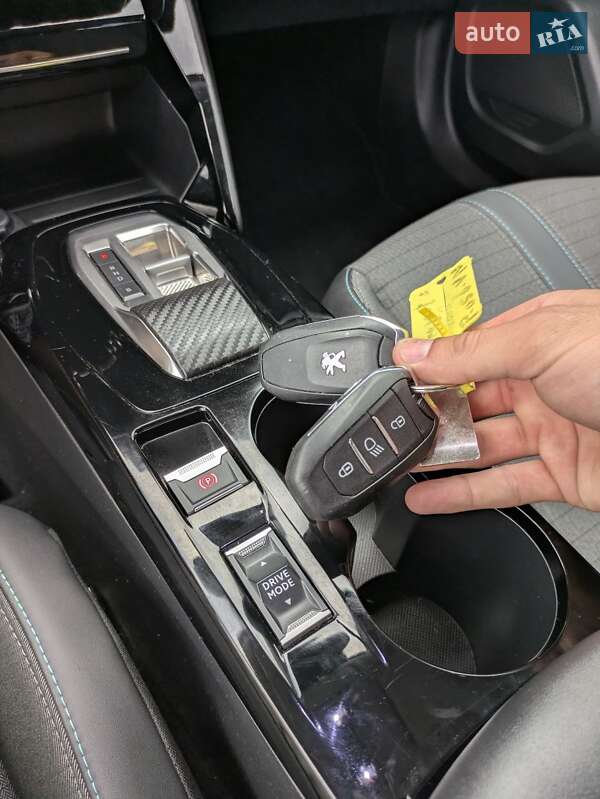 Позашляховик / Кросовер Peugeot e-2008 2022 в Львові фото 17 Позашляховик / Кросовер Peugeot e-2008 2022 в Львові