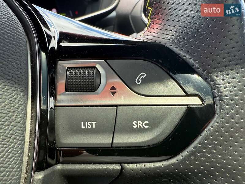 Внедорожник / Кроссовер Peugeot e-2008 2021 в Киеве