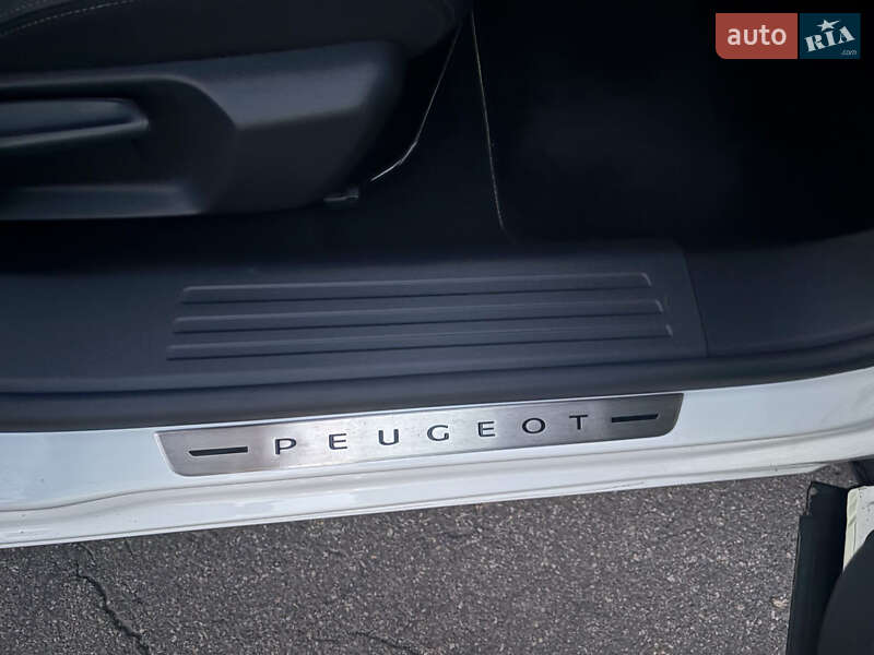 Внедорожник / Кроссовер Peugeot e-2008 2020 в Виннице