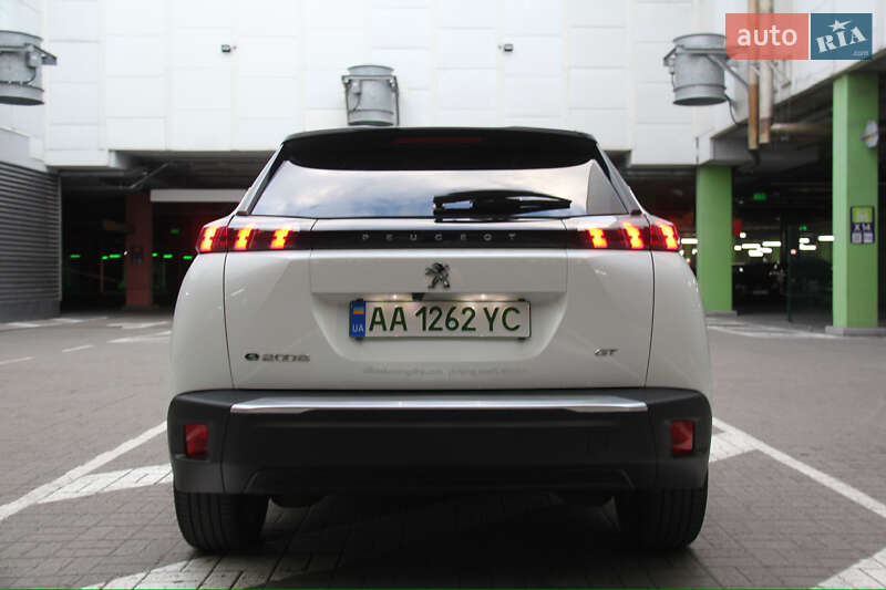 Внедорожник / Кроссовер Peugeot e-2008 2020 в Киеве