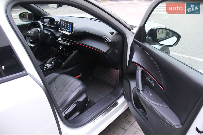 Внедорожник / Кроссовер Peugeot e-2008 2020 в Киеве