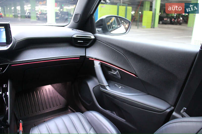 Внедорожник / Кроссовер Peugeot e-2008 2020 в Киеве