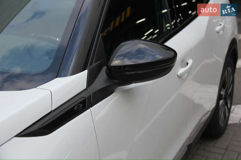 Внедорожник / Кроссовер Peugeot e-2008 2020 в Киеве