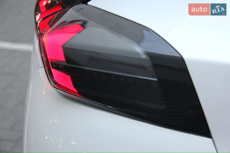 Внедорожник / Кроссовер Peugeot e-2008 2020 в Киеве