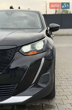 Внедорожник / Кроссовер Peugeot e-2008 2022 в 