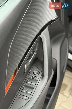 Внедорожник / Кроссовер Peugeot e-2008 2022 в 