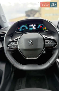 Внедорожник / Кроссовер Peugeot e-2008 2022 в 