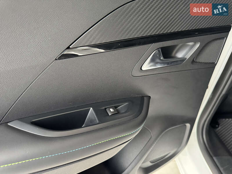 Внедорожник / Кроссовер Peugeot e-2008 2020 в Чернигове