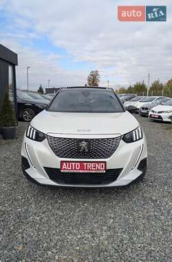 Внедорожник / Кроссовер Peugeot e-2008 2023 в 