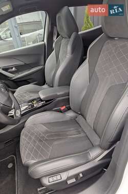Внедорожник / Кроссовер Peugeot e-2008 2023 в 