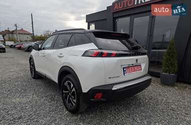 Внедорожник / Кроссовер Peugeot e-2008 2023 в 