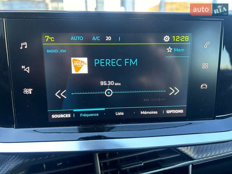 Позашляховик / Кросовер Peugeot e-2008 2022 в Львові