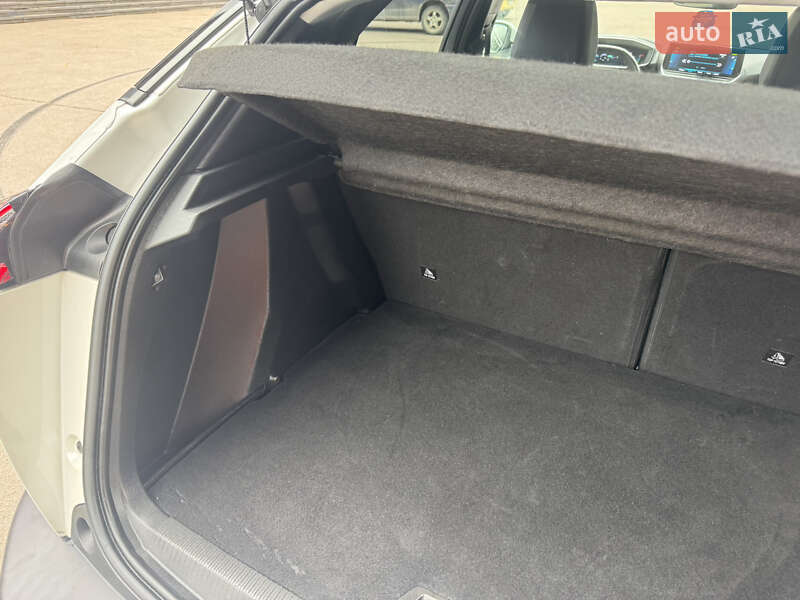 Позашляховик / Кросовер Peugeot e-2008 2020 в Рівному