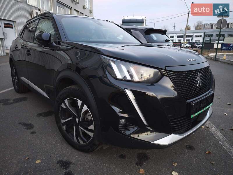 Внедорожник / Кроссовер Peugeot e-2008 2021 в Киеве