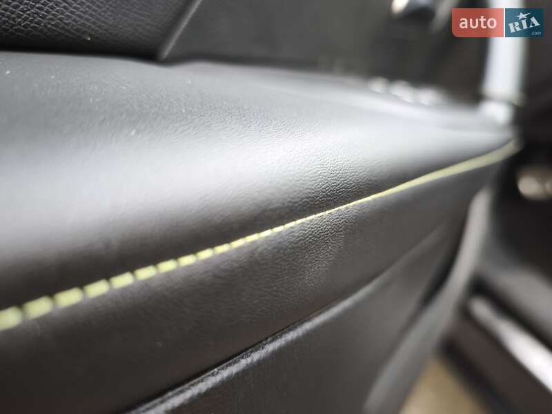 Внедорожник / Кроссовер Peugeot e-2008 2021 в Киеве