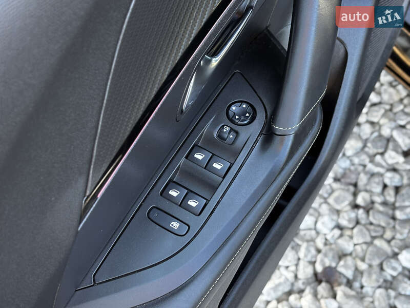 Внедорожник / Кроссовер Peugeot e-2008 2021 в Львове