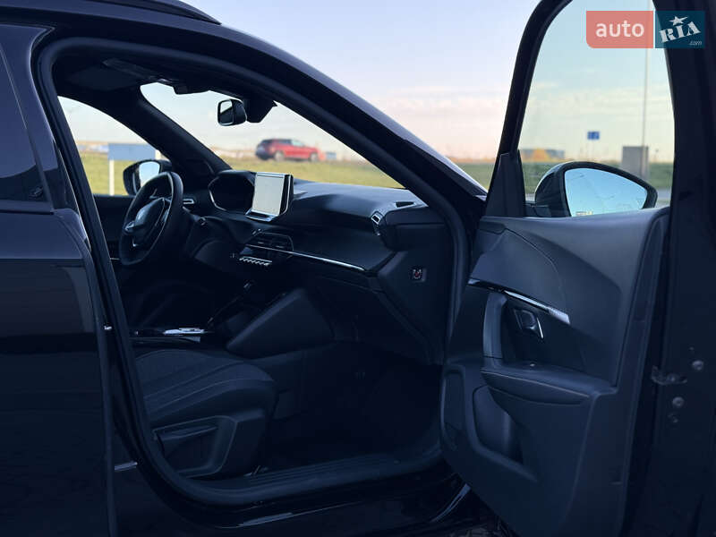 Внедорожник / Кроссовер Peugeot e-2008 2024 в Львове