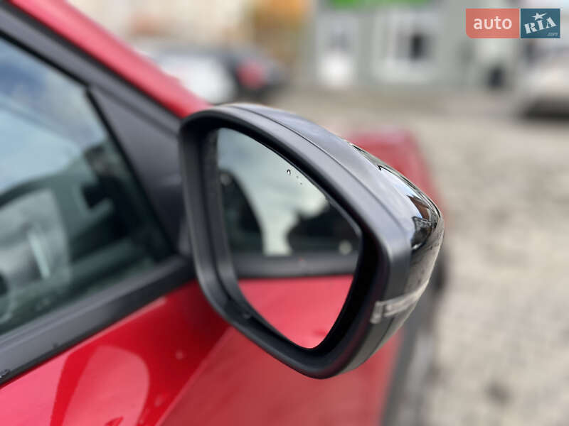 Позашляховик / Кросовер Peugeot e-2008 2022 в Луцьку