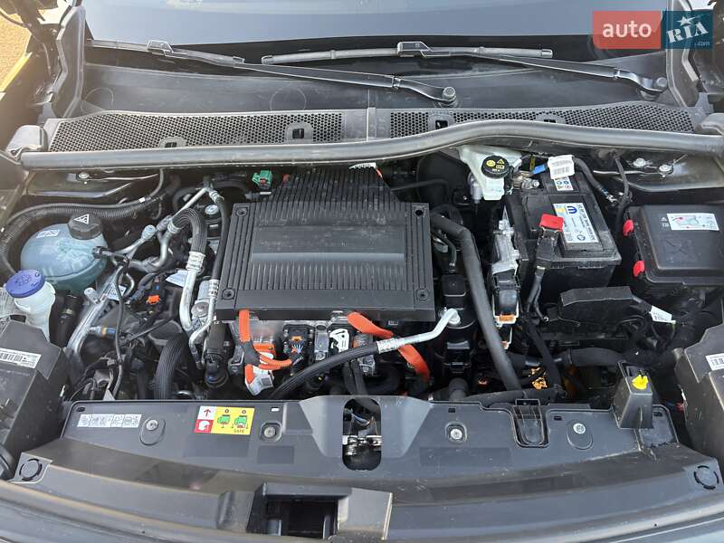 Позашляховик / Кросовер Peugeot e-2008 2021 в Львові