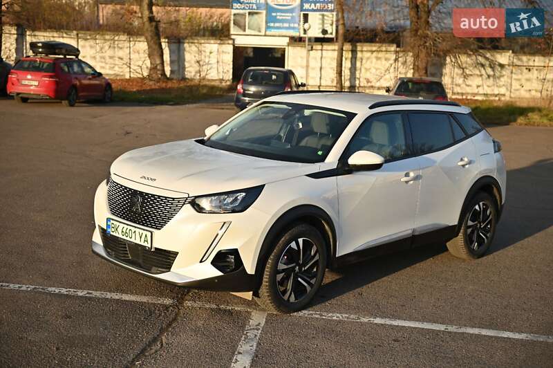 Внедорожник / Кроссовер Peugeot e-2008 2021 в Ровно