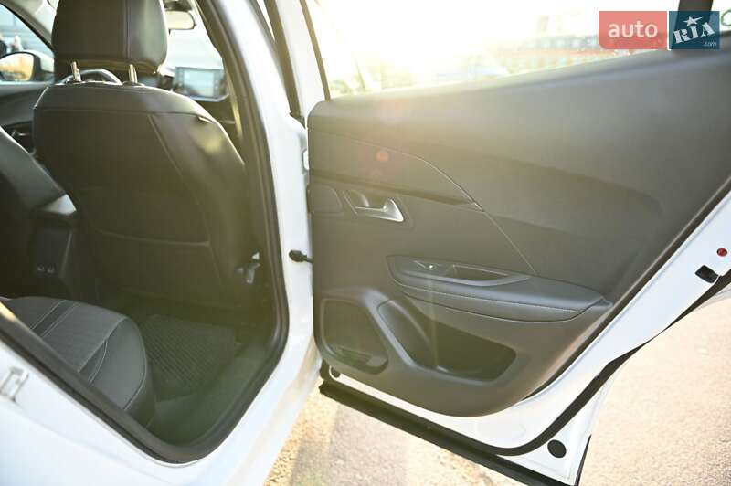 Внедорожник / Кроссовер Peugeot e-2008 2021 в Ровно