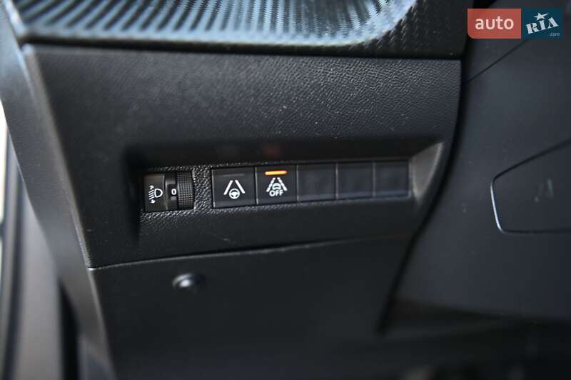 Внедорожник / Кроссовер Peugeot e-2008 2021 в Ровно