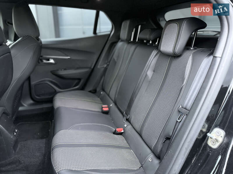 Внедорожник / Кроссовер Peugeot e-2008 2020 в Городке