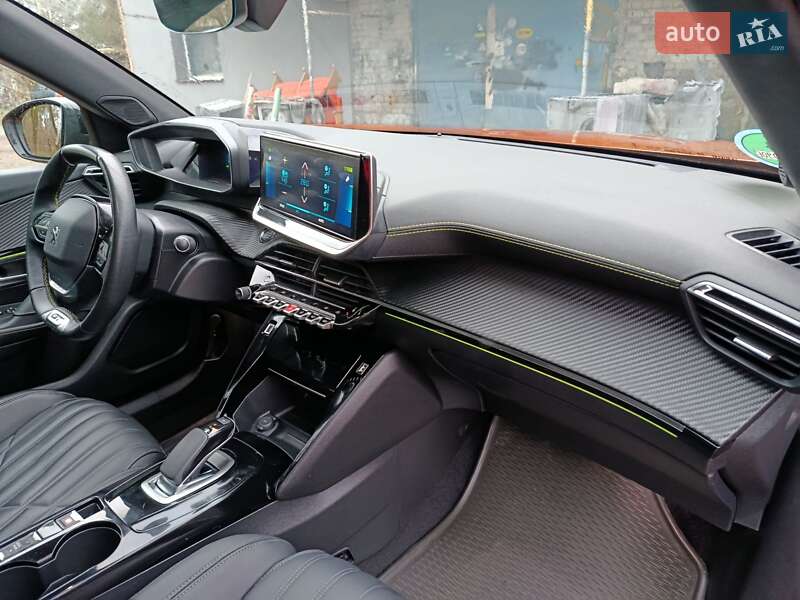 Внедорожник / Кроссовер Peugeot e-2008 2020 в Дубно