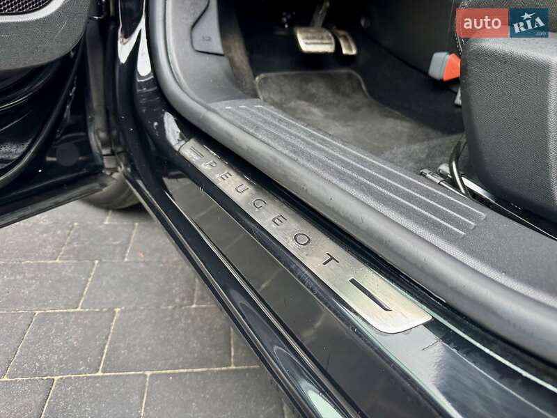 Внедорожник / Кроссовер Peugeot e-2008 2020 в Дрогобыче