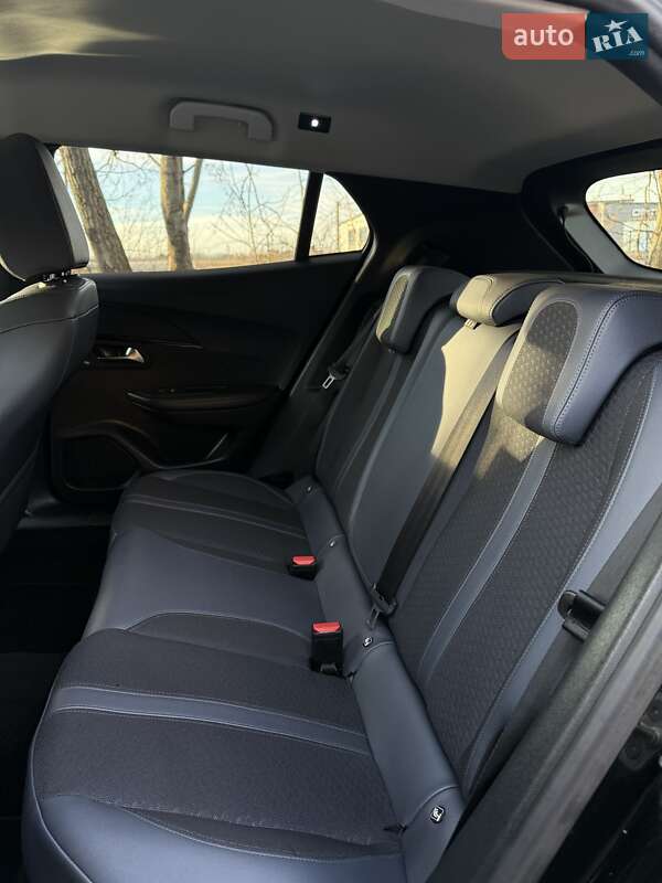 Позашляховик / Кросовер Peugeot e-2008 2020 в Львові