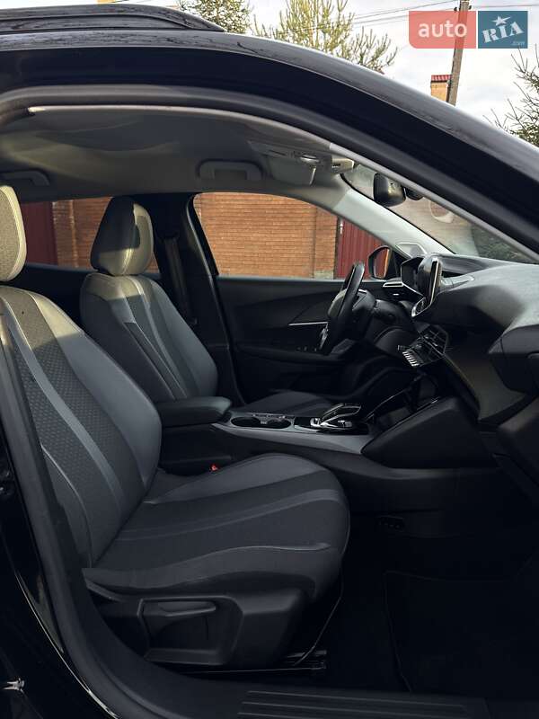 Позашляховик / Кросовер Peugeot e-2008 2020 в Львові