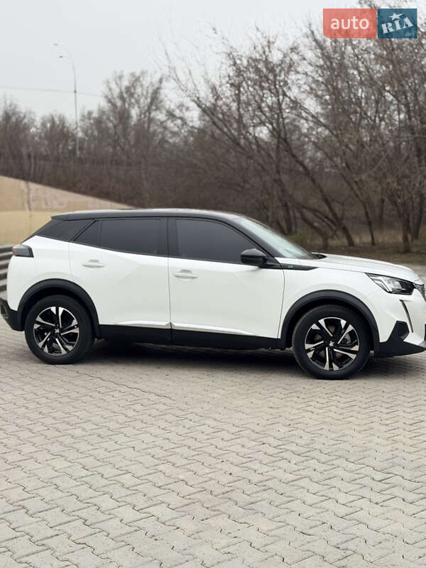 Позашляховик / Кросовер Peugeot e-2008 2020 в Києві