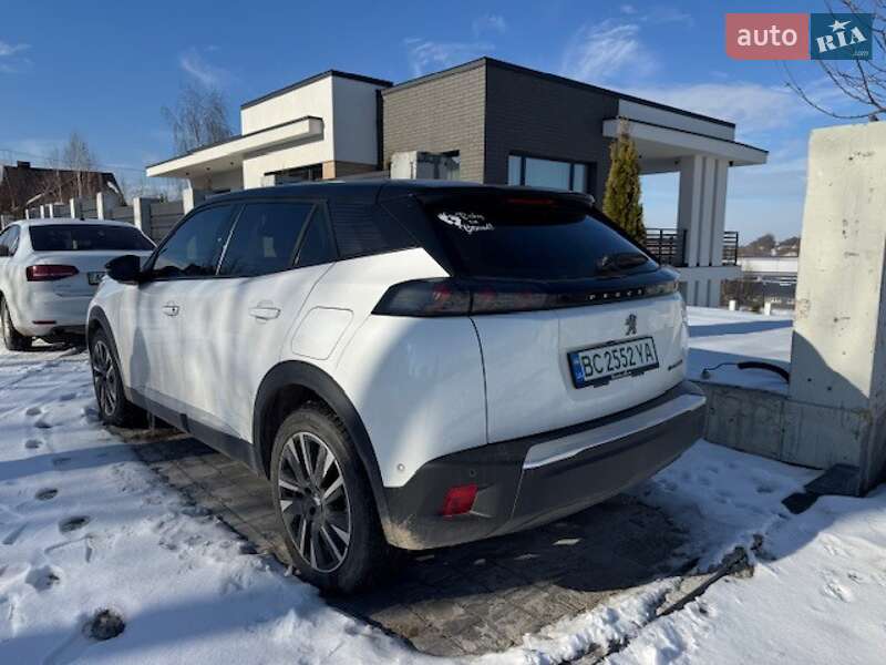 Внедорожник / Кроссовер Peugeot e-2008 2019 в Львове
