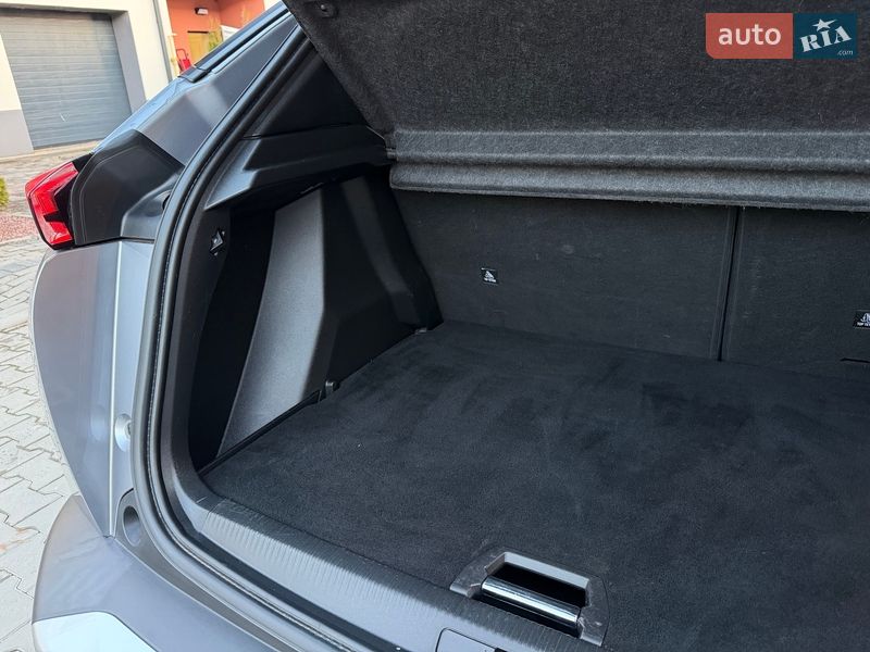 Внедорожник / Кроссовер Peugeot e-2008 2020 в Луцке