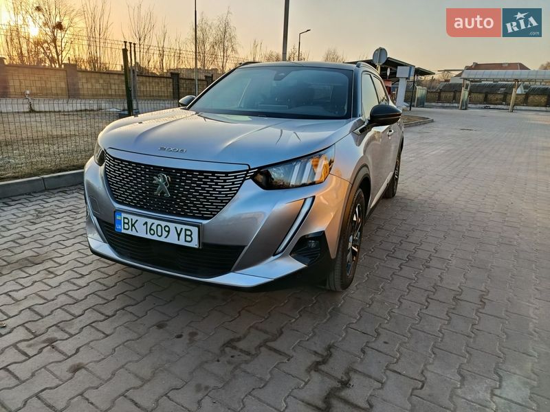 Внедорожник / Кроссовер Peugeot e-2008 2020 в Дубно
