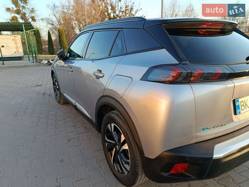 Внедорожник / Кроссовер Peugeot e-2008 2020 в Дубно