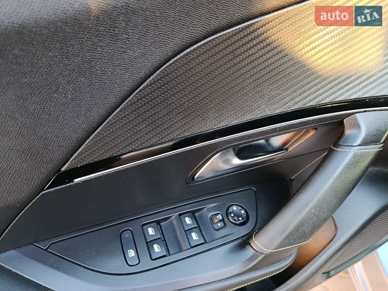 Внедорожник / Кроссовер Peugeot e-2008 2020 в Дубно