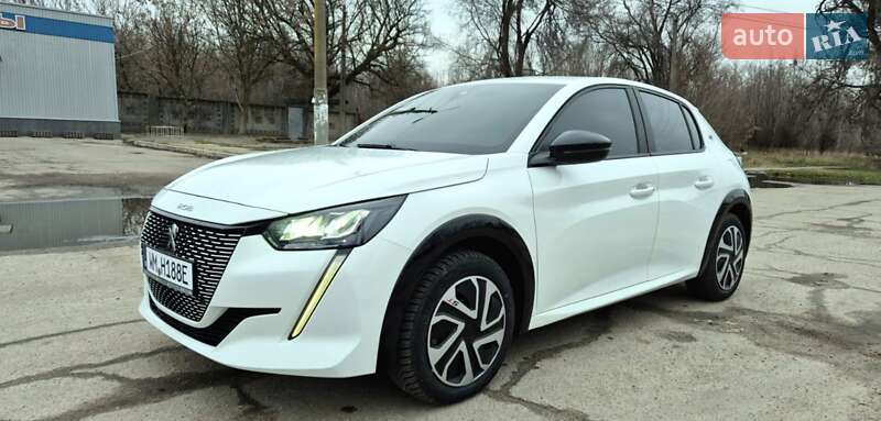 Хетчбек Peugeot e-208 2023 в Жовтих Водах