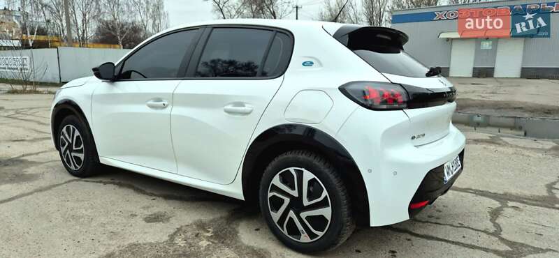 Хетчбек Peugeot e-208 2023 в Жовтих Водах