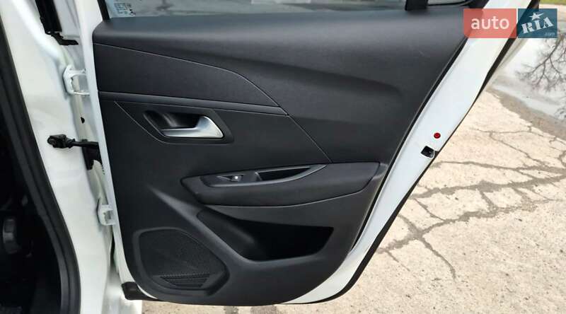 Хетчбек Peugeot e-208 2023 в Жовтих Водах