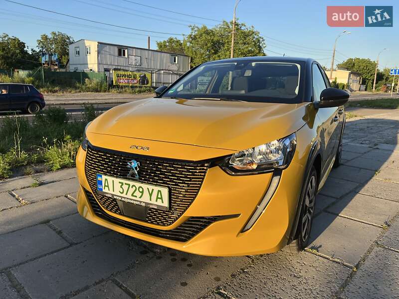 Хэтчбек Peugeot e-208 2021 в Киеве