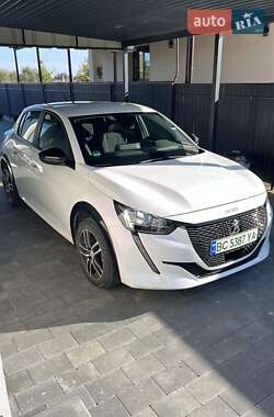 Хэтчбек Peugeot e-208 2022 в 