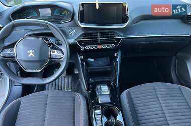 Хэтчбек Peugeot e-208 2022 в 