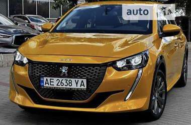 Хэтчбек Peugeot e-208 2020 в 