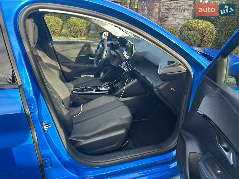 Хэтчбек Peugeot e-208 2021 в Львове
