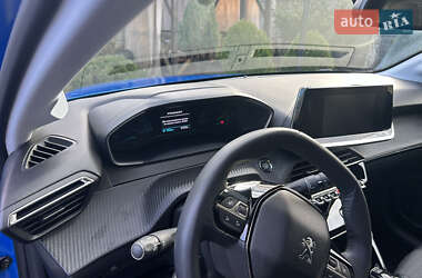 Хэтчбек Peugeot e-208 2021 в 